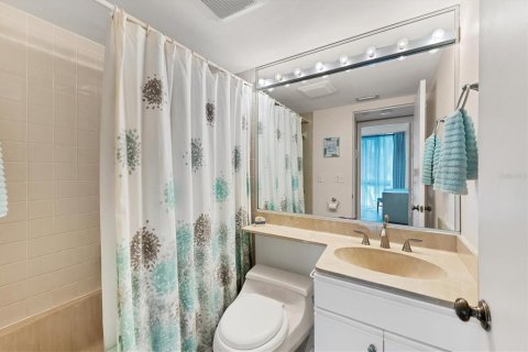 Condo in Sarasota, Florida, 1 bedroom  № 679017 - photo 16
