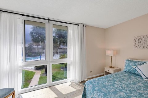 Condo in Sarasota, Florida, 1 bedroom  № 679017 - photo 15