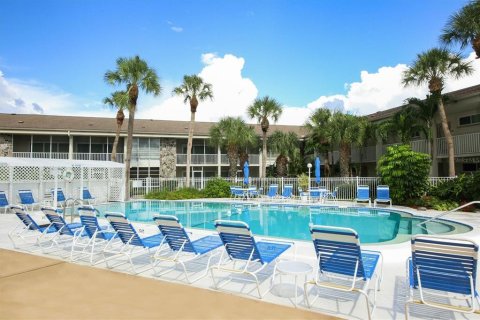 Condo in Sarasota, Florida, 1 bedroom  № 679017 - photo 17