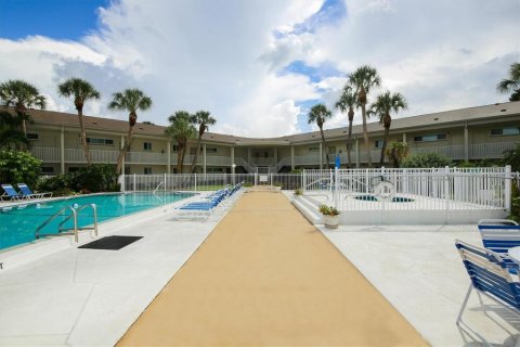 Condo in Sarasota, Florida, 1 bedroom  № 679017 - photo 19
