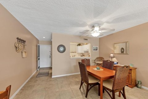 Condo in Sarasota, Florida, 1 bedroom  № 679017 - photo 10