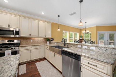 House in Gainesville, Florida 4 bedrooms, 254.55 sq.m. № 1795677 - photo 11