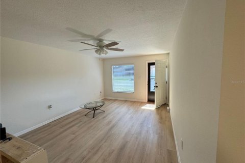 House in New Port Richey, Florida 2 bedrooms, 76.64 sq.m. № 1563302 - photo 8