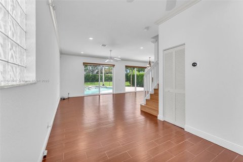 Casa en venta en Pembroke Pines, Florida, 5 dormitorios, 293.2 m2 № 1838740 - foto 22
