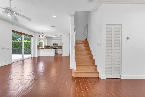 Casa en venta en Pembroke Pines, Florida, 5 dormitorios, 293.2 m2 № 1838740 - foto 24