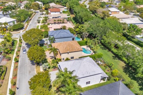Casa en venta en Pembroke Pines, Florida, 5 dormitorios, 293.2 m2 № 1838740 - foto 10