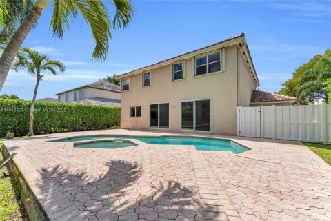 Casa en venta en Pembroke Pines, Florida, 5 dormitorios, 293.2 m2 № 1838740 - foto 2