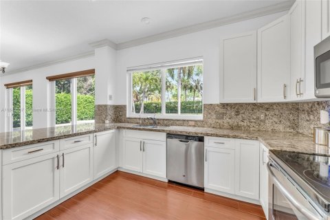 Casa en venta en Pembroke Pines, Florida, 5 dormitorios, 293.2 m2 № 1838740 - foto 12