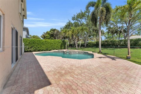 Casa en venta en Pembroke Pines, Florida, 5 dormitorios, 293.2 m2 № 1838740 - foto 3