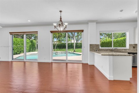 Casa en venta en Pembroke Pines, Florida, 5 dormitorios, 293.2 m2 № 1838740 - foto 16