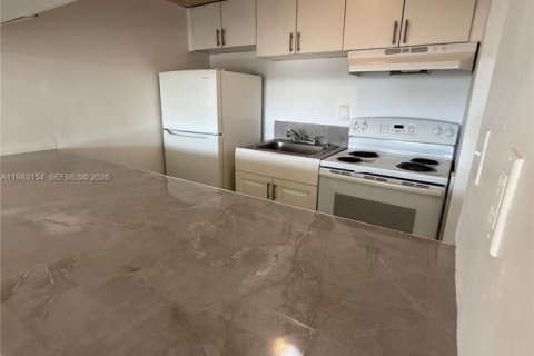 Condo in Miami Gardens, Florida № 2274437 - photo 3