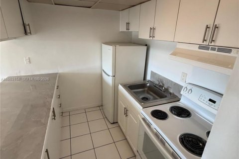 Condo in Miami Gardens, Florida № 2274437 - photo 4
