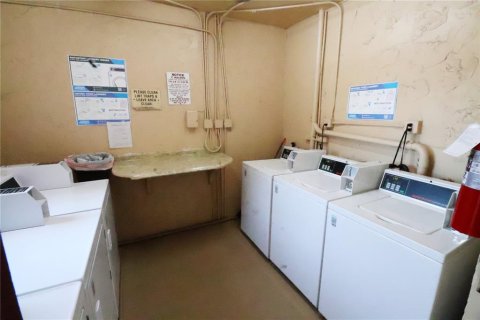 Condo in Bradenton, Florida, 2 bedrooms  № 1812457 - photo 13