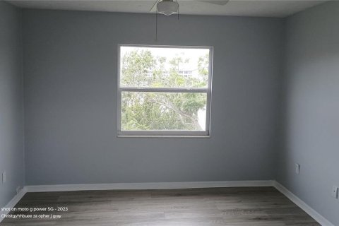 Condo in Bradenton, Florida, 2 bedrooms  № 1812457 - photo 11