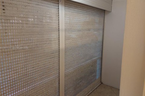 Copropriété à louer à Hallandale Beach, Floride: 1 chambre, 64.1 m2 № 2079831 - photo 12