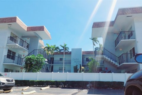 Copropriété à louer à Hallandale Beach, Floride: 1 chambre, 64.1 m2 № 2079831 - photo 13