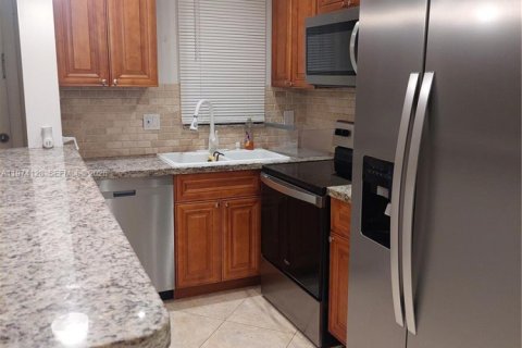 Copropriété à louer à Hallandale Beach, Floride: 1 chambre, 64.1 m2 № 2079831 - photo 5