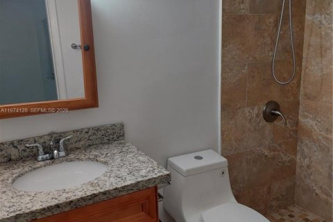 Copropriété à louer à Hallandale Beach, Floride: 1 chambre, 64.1 m2 № 2079831 - photo 10