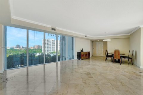 Condo in Aventura, Florida, 2 bedrooms  № 1937384 - photo 4