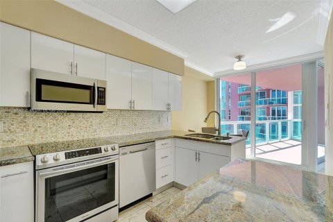 Condominio en venta en Aventura, Florida, 2 dormitorios, 154.22 m2 № 1937384 - foto 12