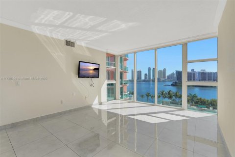 Condominio en venta en Aventura, Florida, 2 dormitorios, 154.22 m2 № 1937384 - foto 16