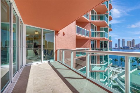 Condominio en venta en Aventura, Florida, 2 dormitorios, 154.22 m2 № 1937384 - foto 13