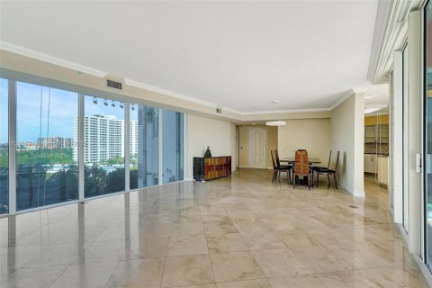 Condominio en venta en Aventura, Florida, 2 dormitorios, 154.22 m2 № 1937384 - foto 10