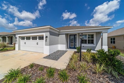 House in Ocala, Florida 3 bedrooms, 174.1 sq.m. № 1751916 - photo 1
