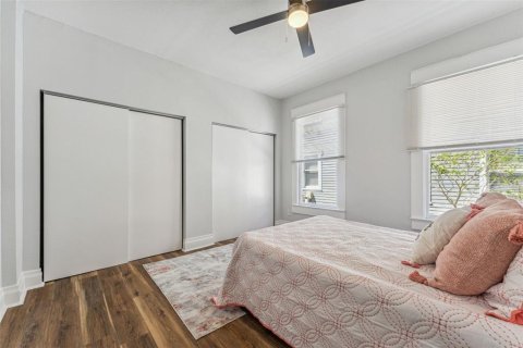 Commercial property in Tampa, Florida 6 bedrooms, 274.99 sq.m. № 1638284 - photo 17