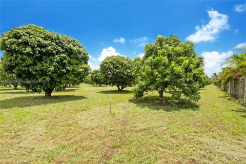 Commercial property in Miami, Florida № 1845630 - photo 9