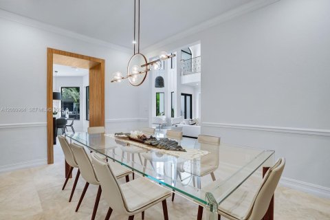 House in Fort Lauderdale, Florida 5 bedrooms, 430.32 sq.m. № 2064818 - photo 8