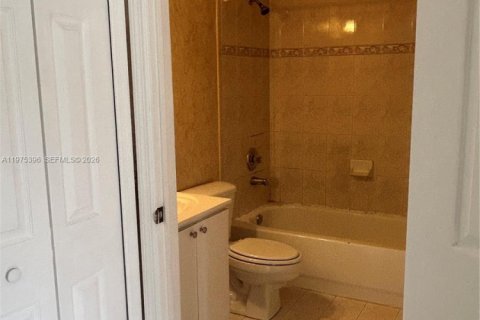 Condo in Doral, Florida, 3 bedrooms  № 2041448 - photo 25