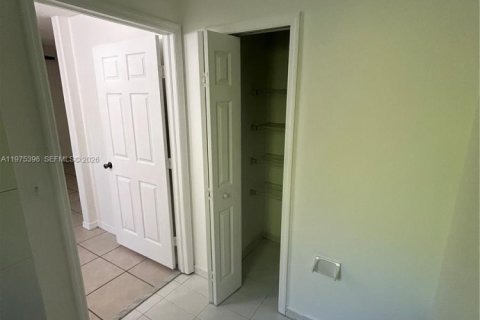 Condo in Doral, Florida, 3 bedrooms  № 2041448 - photo 16