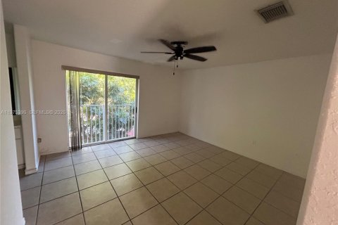 Condo in Doral, Florida, 3 bedrooms  № 2041448 - photo 12