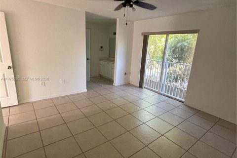 Condo in Doral, Florida, 3 bedrooms  № 2041448 - photo 13