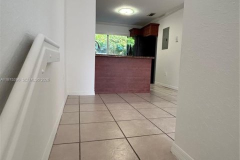 Condo in Doral, Florida, 3 bedrooms  № 2041448 - photo 4