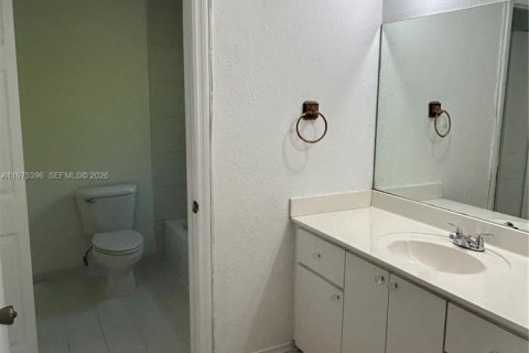 Condo in Doral, Florida, 3 bedrooms  № 2041448 - photo 15