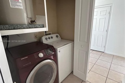 Condo in Doral, Florida, 3 bedrooms  № 2041448 - photo 11