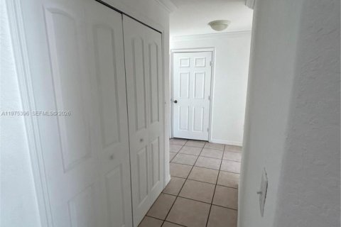 Condo in Doral, Florida, 3 bedrooms  № 2041448 - photo 10
