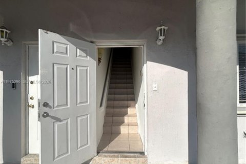 Condo in Doral, Florida, 3 bedrooms  № 2041448 - photo 2