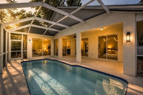 House in Tarpon Springs, Florida 4 bedrooms, 185.9 sq.m. № 2324334 - photo 3