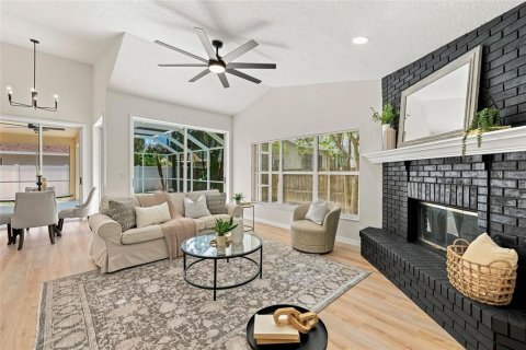 House in Tarpon Springs, Florida 4 bedrooms, 185.9 sq.m. № 2324334 - photo 23