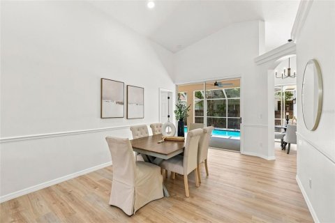 House in Tarpon Springs, Florida 4 bedrooms, 185.9 sq.m. № 2324334 - photo 11