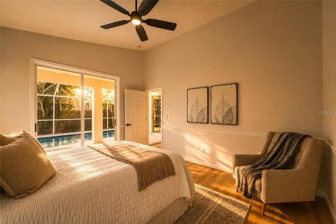 House in Tarpon Springs, Florida 4 bedrooms, 185.9 sq.m. № 2324334 - photo 4