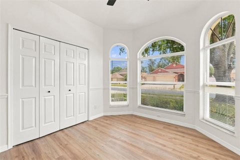 House in Tarpon Springs, Florida 4 bedrooms, 185.9 sq.m. № 2324334 - photo 13