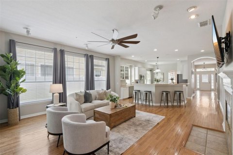 Villa ou maison à vendre à Orlando, Floride: 5 chambres, 269.42 m2 № 2428727 - photo 4
