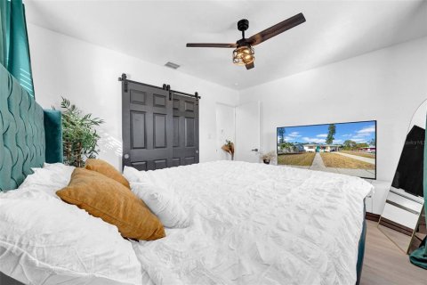 House in Saint Petersburg, Florida 3 bedrooms, 81.01 sq.m. № 1556031 - photo 23