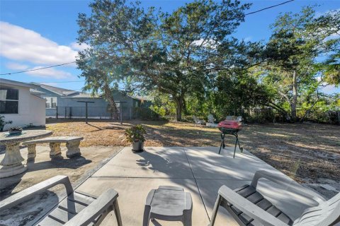House in Saint Petersburg, Florida 3 bedrooms, 81.01 sq.m. № 1556031 - photo 29