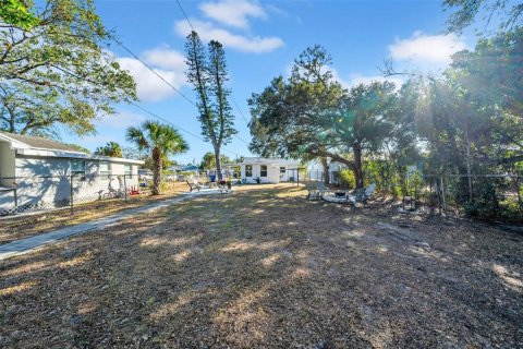 House in Saint Petersburg, Florida 3 bedrooms, 81.01 sq.m. № 1556031 - photo 27