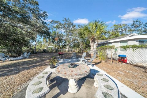 House in Saint Petersburg, Florida 3 bedrooms, 81.01 sq.m. № 1556031 - photo 30